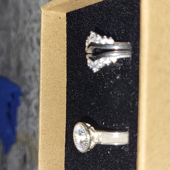 Engagement set - Picture 2 of 3